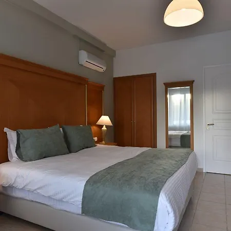 Okeanis II Aparthotel